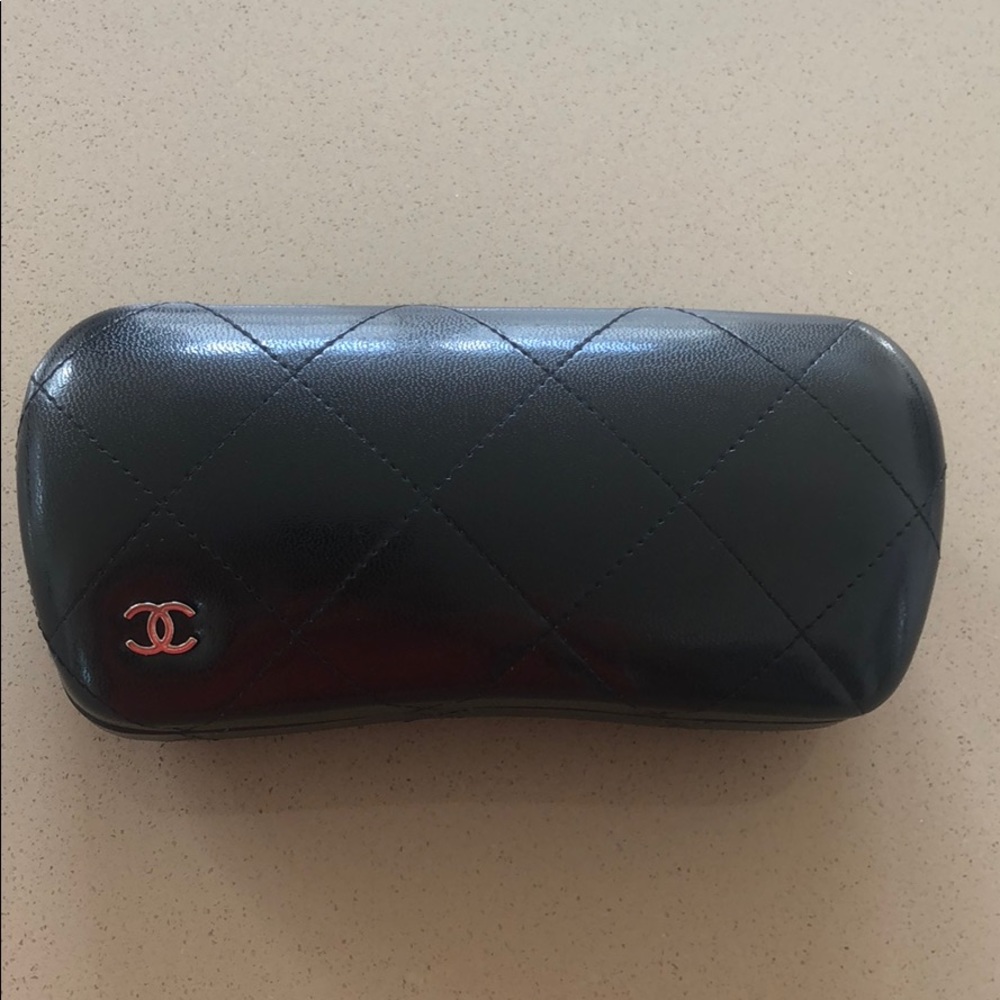 CHANEL SUNGLASS CASE BRAND NEW 💯 AUTHENTIC.